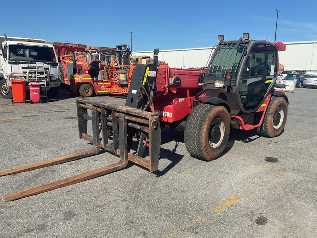 2018 Manitou  MHT-X 860 Telehandler