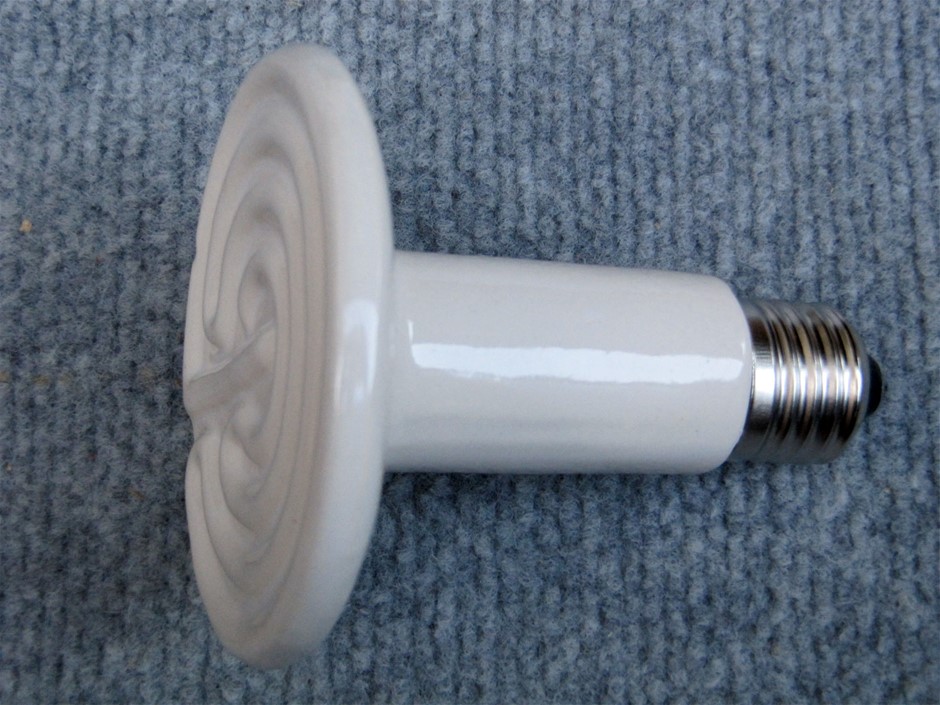 Ceramic Heat Emitter 100W Flat Profile, ES Lamp