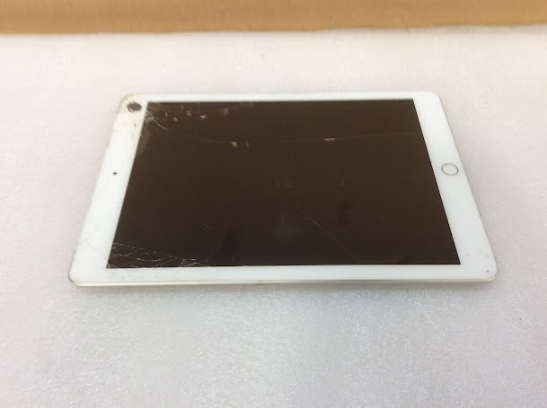 Apple iPad 6 (A1954) Tablet 128GB