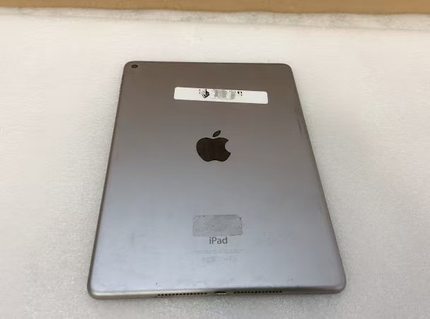 Apple iPad Air 2 (A1566) Tablet 32GB