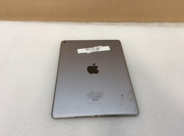 Apple iPad Air 2 (A1566) Tablet 32GB