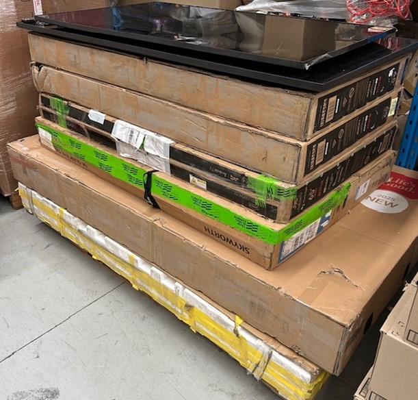 8 x Assorted Smart TVs, Including LG, JVC, SKYWORTH, Assorted Sizes. NB: No