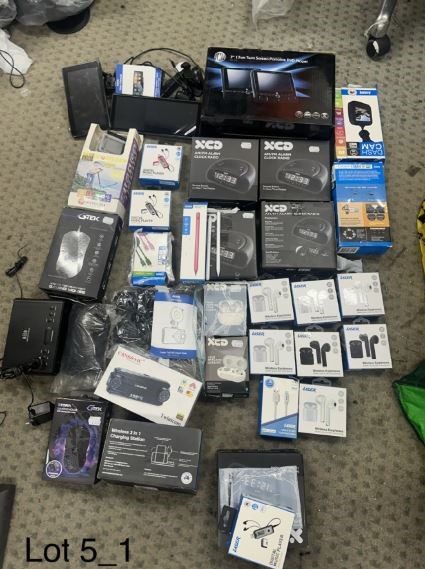 End of Lease Sale: Large quantity of electrical goods including: