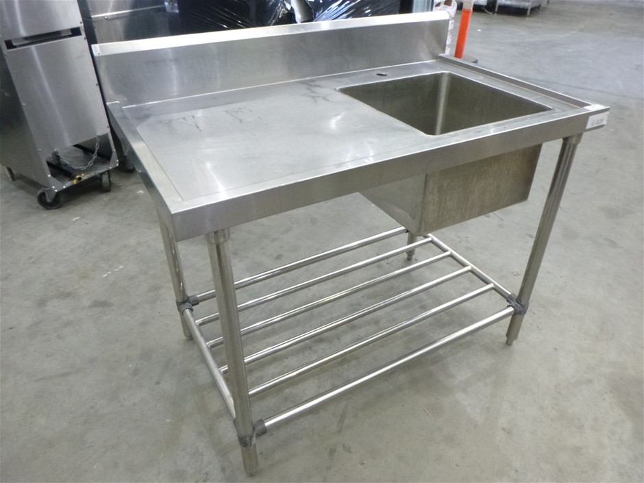 Stainless Steel Freestanding Wash Bench With Sink