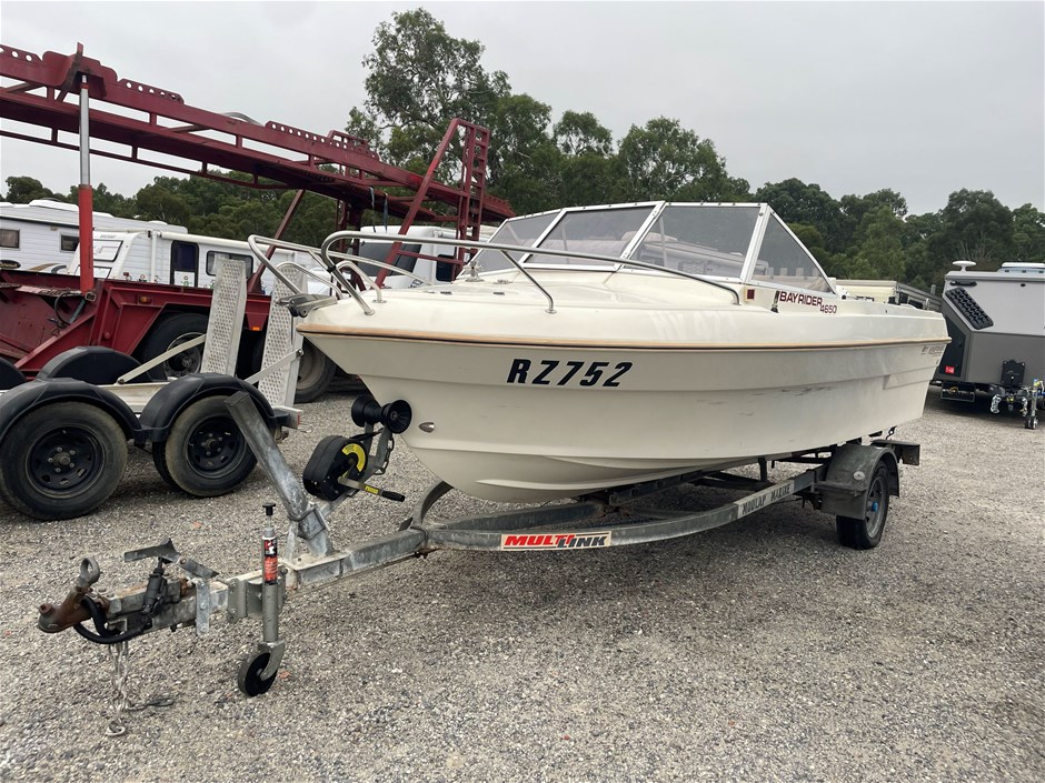  Kingfisher Bayrider 4650 Power Boat