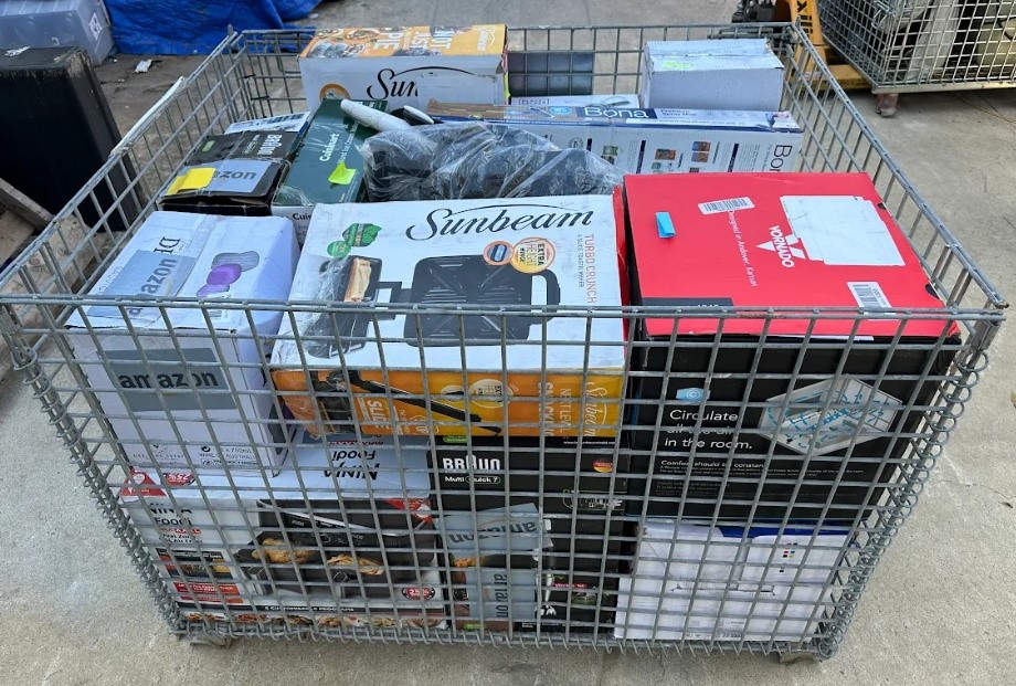 Approx 30 x Household Appliances/Electronics comprising: Robot vacuum,