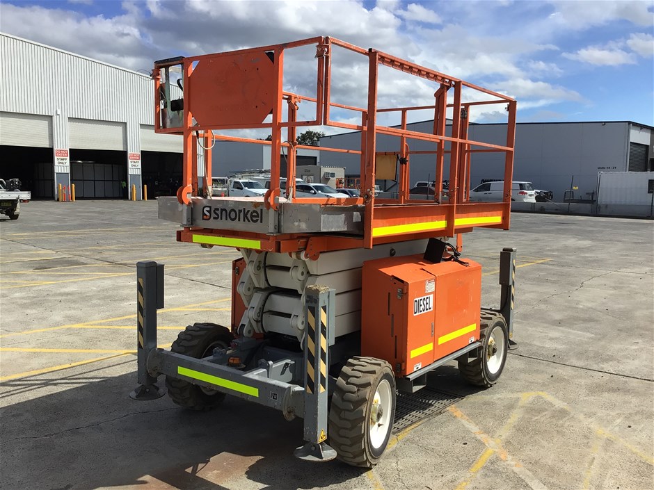 <p>2016 Snorkel S2770RT Scissor Lift</p>