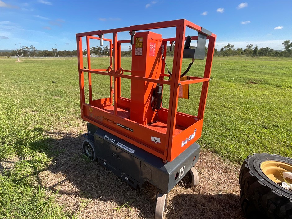 2017 Toyota Scissor Lift LUI 51460
