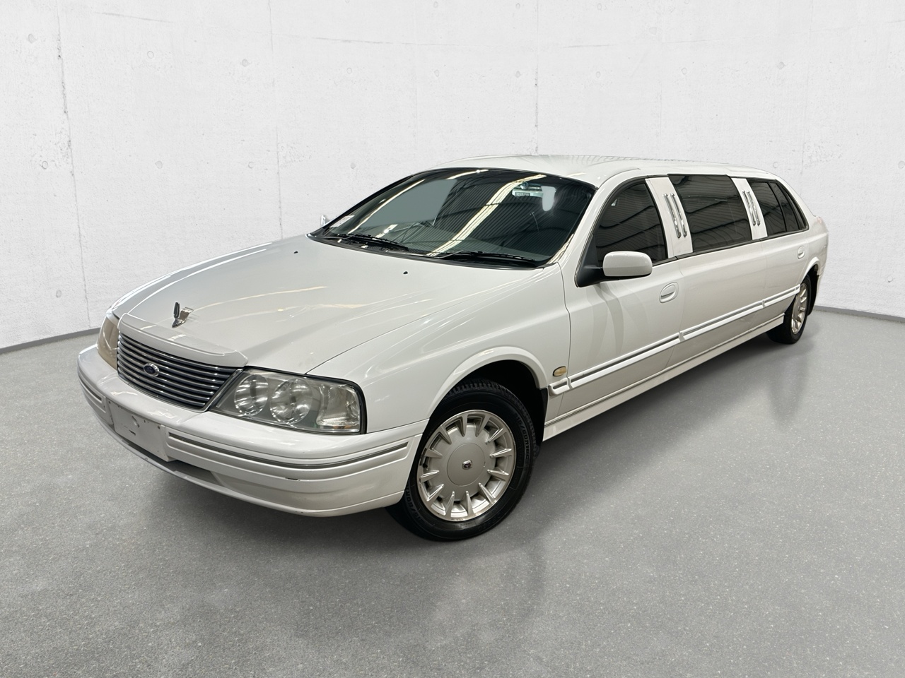 1999 Ford Fairlane Ghia AULimousine Auto Sedan