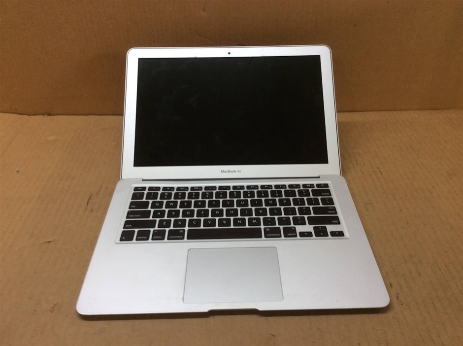 APPLE MacBook Air (A1466) (EMC 3178) Laptop i5-5350U 8GBRAM 128GB Silver