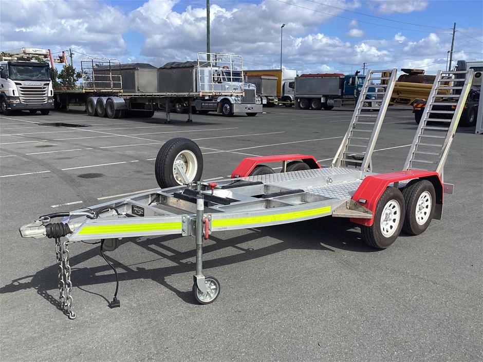 <p>2021 SureWeld SW2600 Tandem Plant Trailer</p>