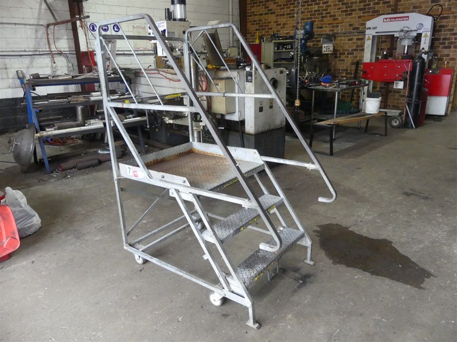 Turner Material Handling GTS-29_7 Access Steps