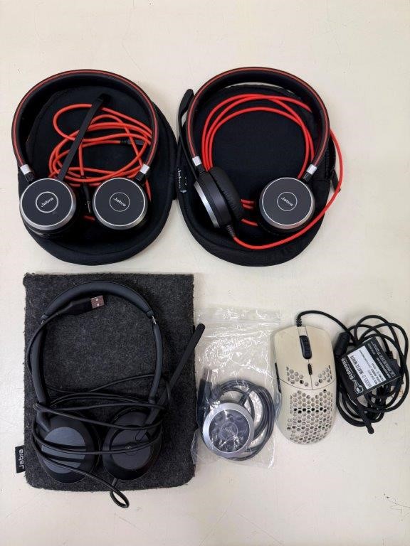 3 x Assorted Wireless Headphones including