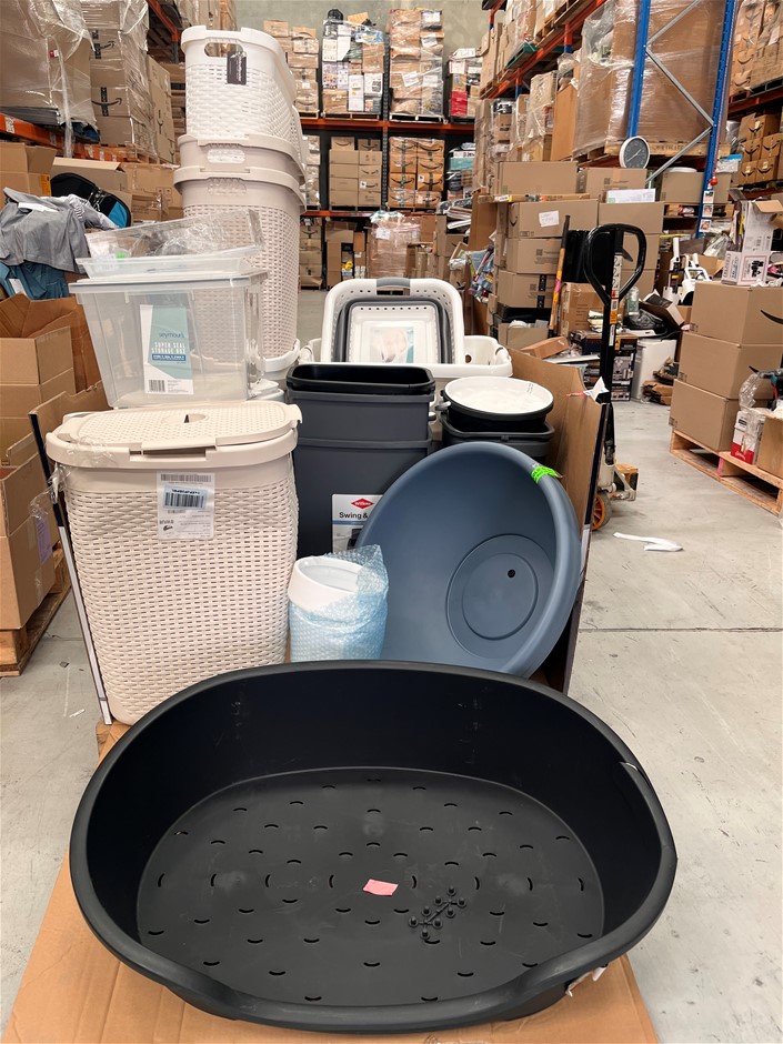 17 x Assorted Baskets/Containers/Bins Including  WILLOW, MIND READER, SEYMO