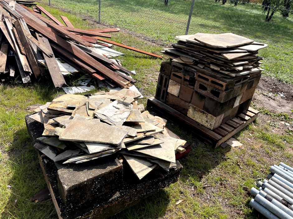 <p>Concrete Blocks & Slate</p>