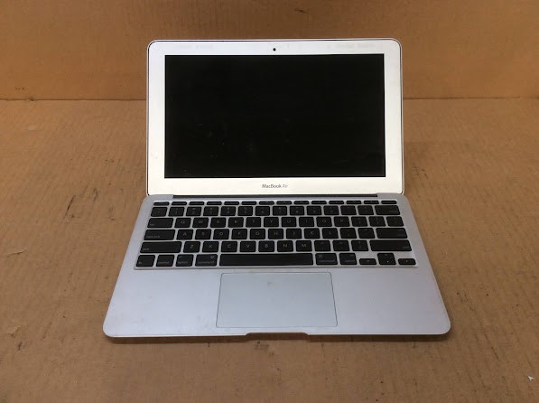 APPLE MacBook Air (A 1370) (EMC 2393) Laptop Core 2 Duo U9400 2GBRAM/64GB