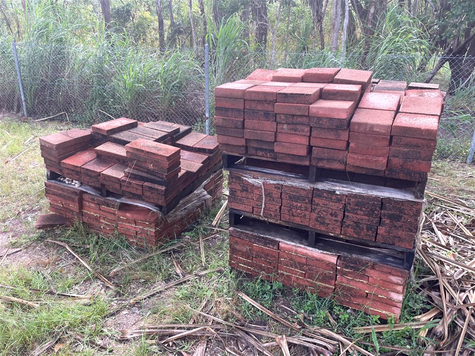 <p>Square & Rectangle Pavers</p>