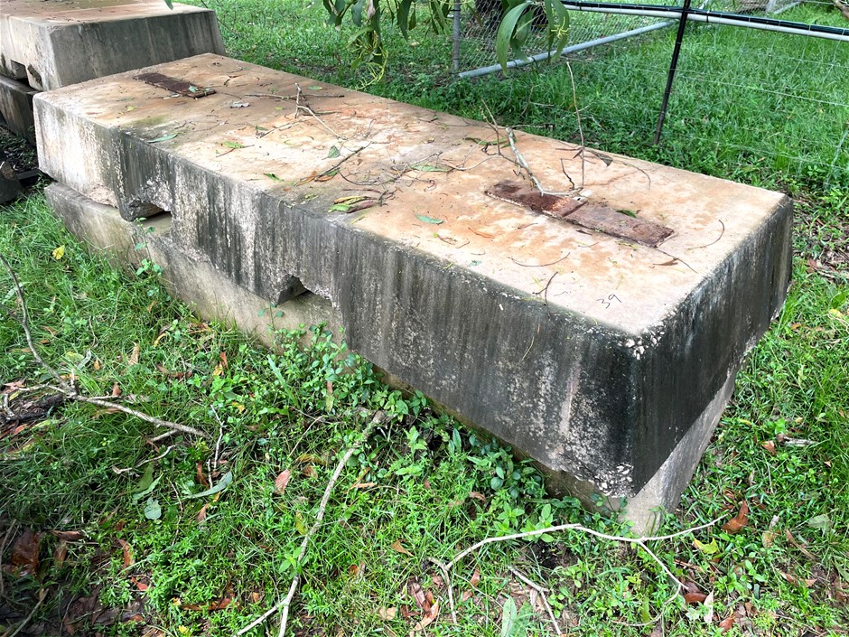 <p>Precast Concrete Footings x2</p>