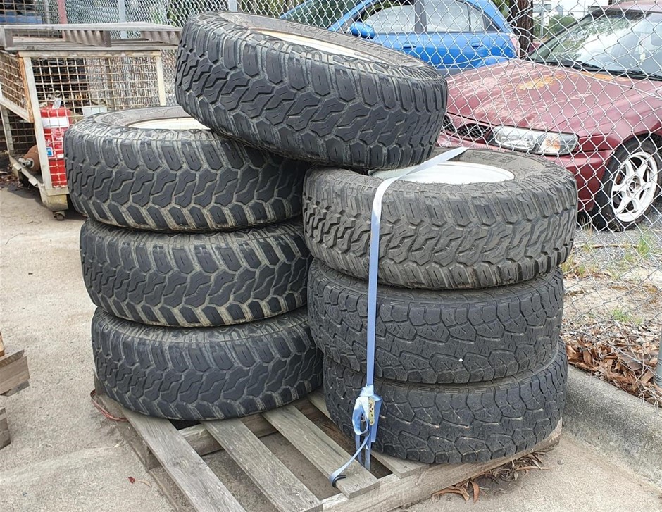 Toyota Landcruiser 33" LT285/75R16 Mud Terrain Tyres x 7