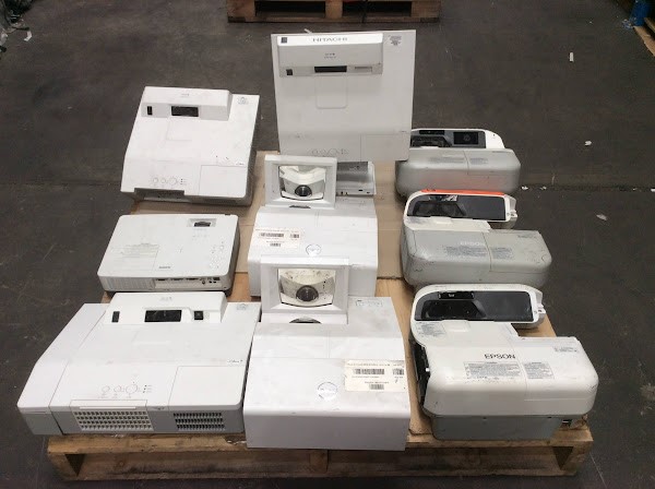 Epson EB-475Wi & DELL & Hitachi & Sanyo LCD Projectors (Lot of 9)
