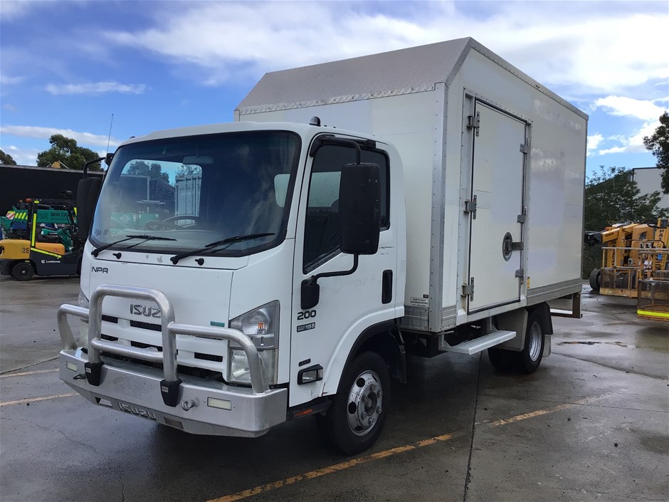 2015 Isuzu NPR 200 Medium Sitec 155 Series III 4 x 2 Pantech Truck
