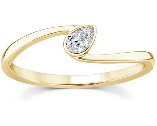9K YELLOW GOLD 0.12ct F VS LAB DIAMOND PEAR OFFSET RING