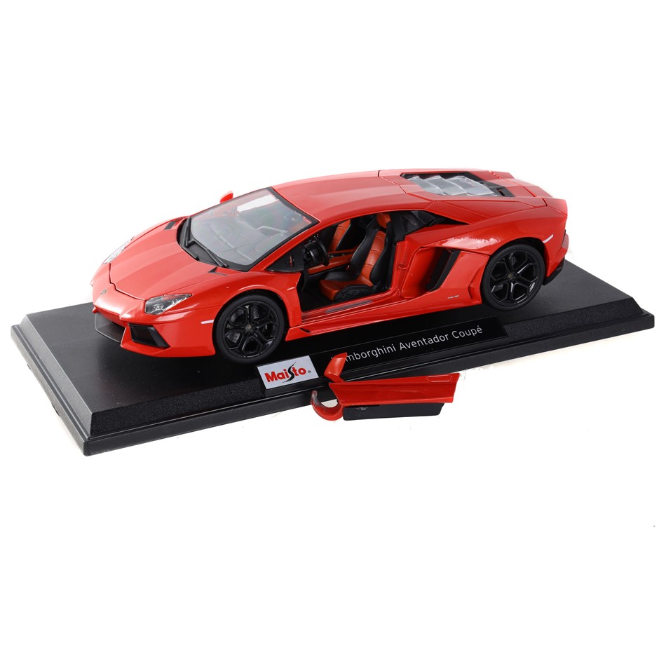 MAISTO Die Cast Lamborghini Aventador Coupe, 1:18 Scale, Red. NB: Missing d