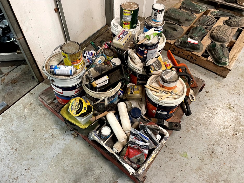 <p>Painting Equipment & Chainsaw</p>