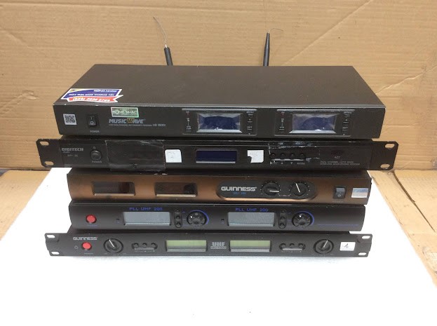 Music Wave HS & Guinness Mixed Brand and Microphone Receiver (Lot of 5)