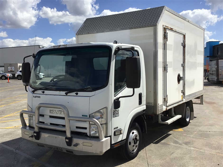 <p>2013 Isuzu NPR 200 4 x 2 Pantech Truck</p>