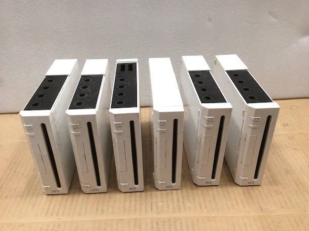Nintendo Wii RVL-001 Game Consoles (Lot of 6)