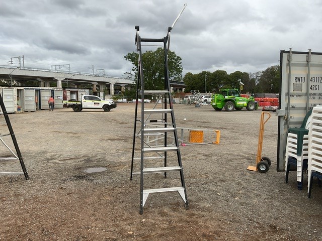 <p>5 Step Fibreglass/Aluminium Ladder</p>