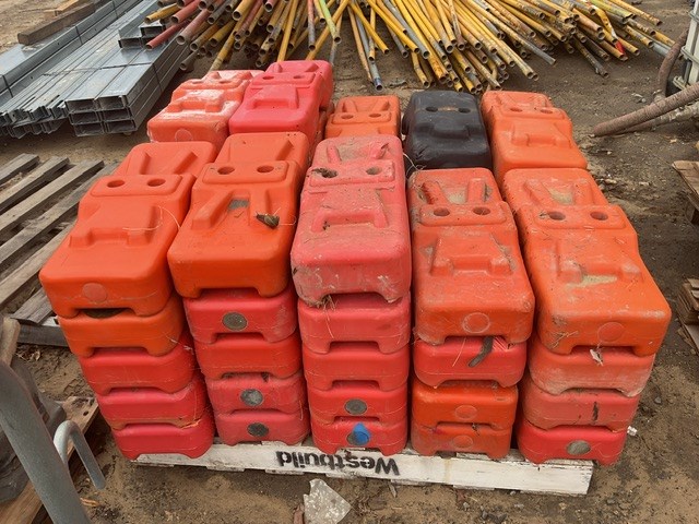 <p>Pallet Of Approx 49 Temporary Fence Feet</p>