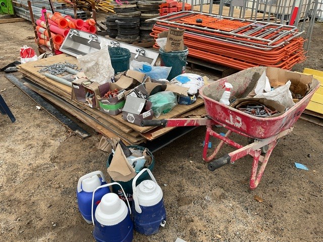 <p>4 Tap Sink Assorted Nuts And Bolts </p>