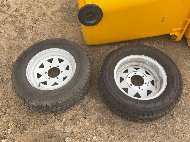 <p>2 x Tyres on Rims</p>