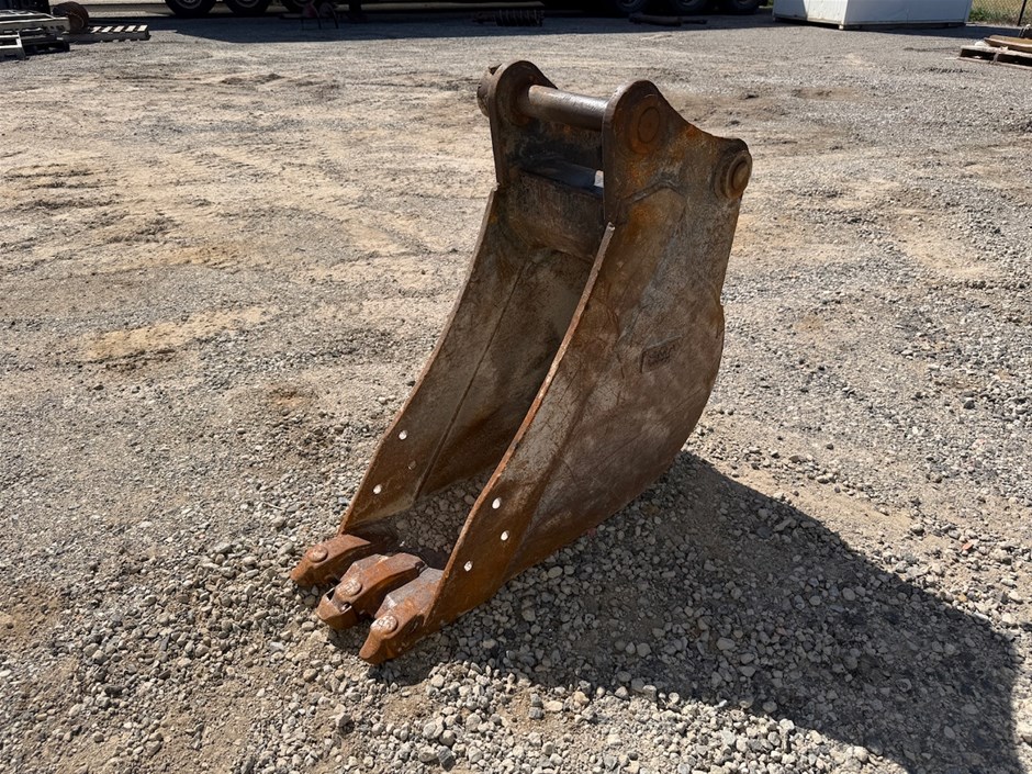 <p>1 x GP Bucket</p>