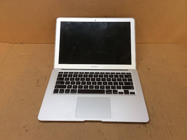 APPLE MacBook Air (A 1466) (EMC 3178) Laptop i5-5350U 8GBRAM/128GB