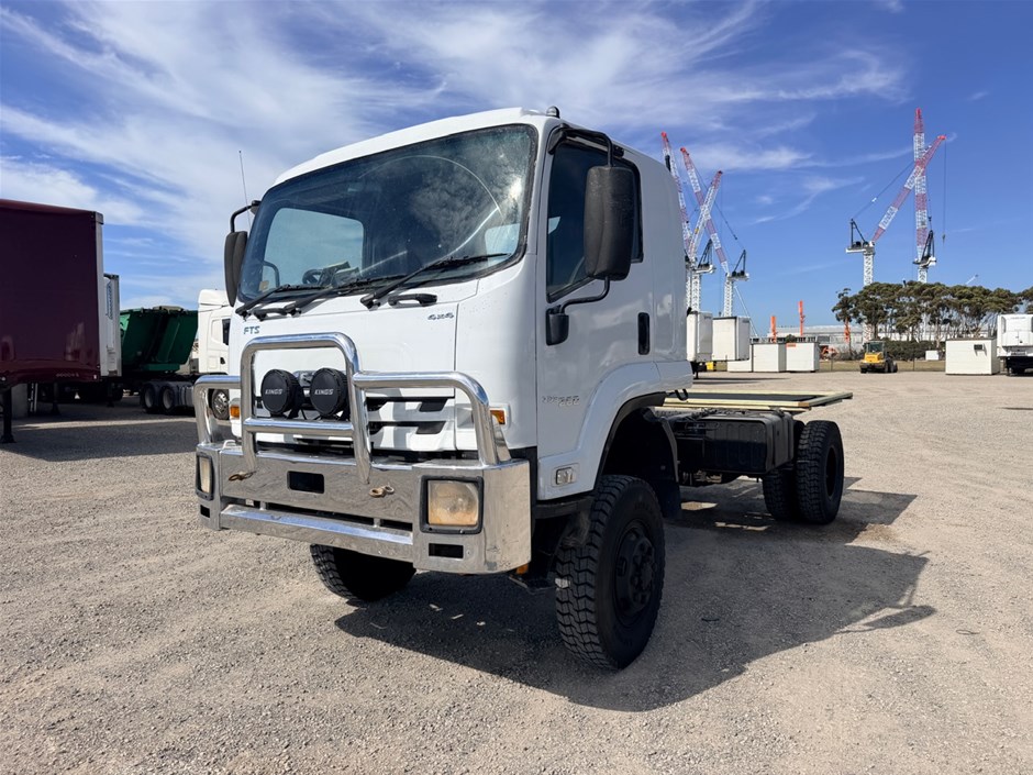 2018 Isuzu FX 4 x 4 Cab Chassis Truck