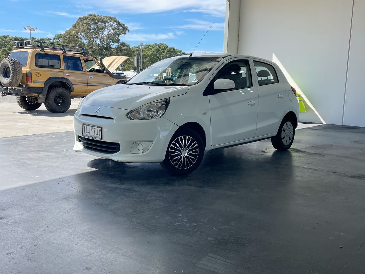 2013 Mitsubishi Mirage ES LA CVT Hatchback