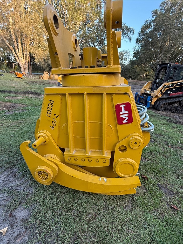 <p>Excavator Attachment</p>