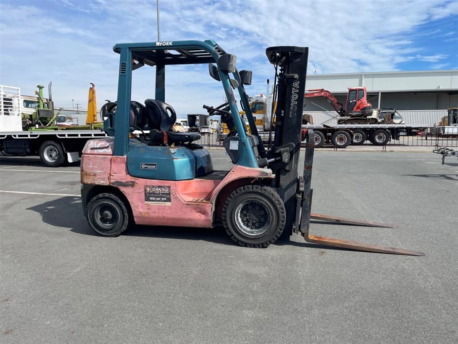 <p>Toyota 42-7FG25 Counterbalance Forklift</p>