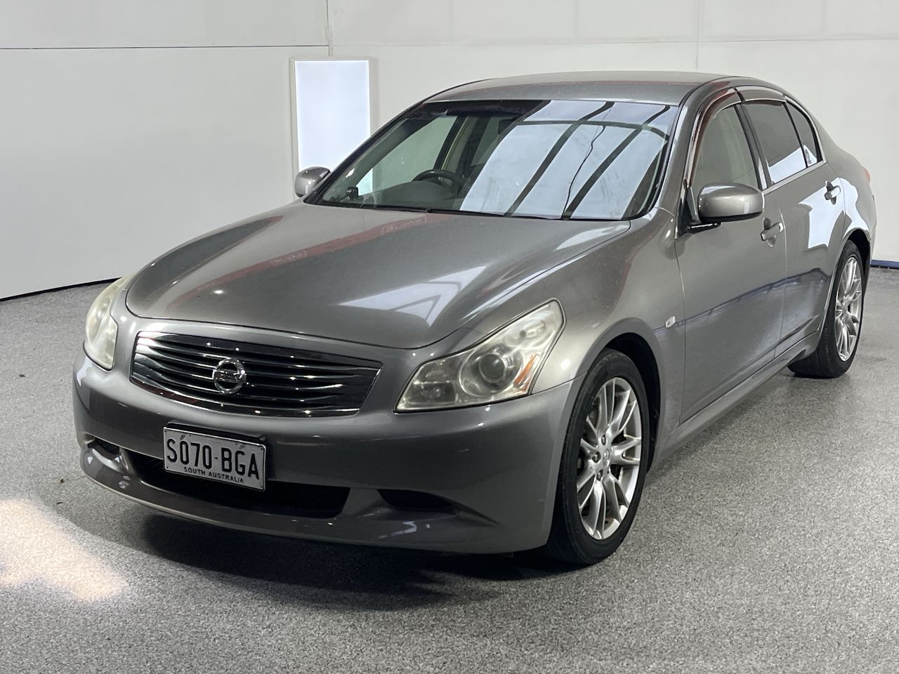 Nissan Skyline V36 Automatic Sedan