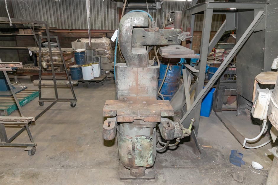 Gibson 3A Moulding Machine