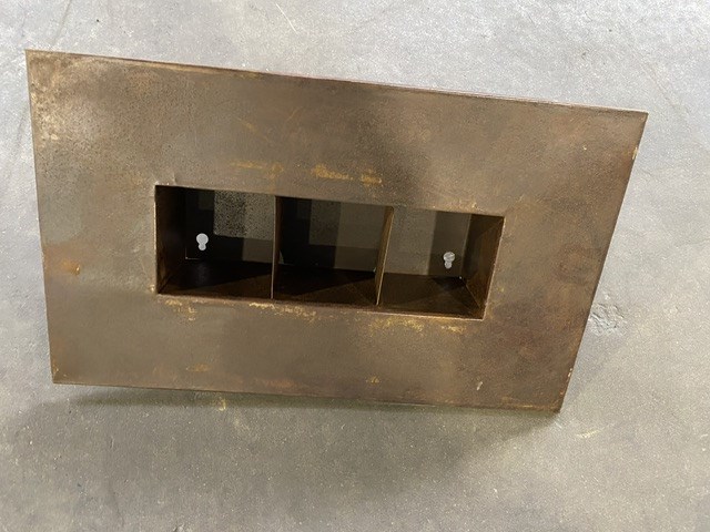 <p>Large Qty of Unused Rust Look Horizontal Wall Planters</p>