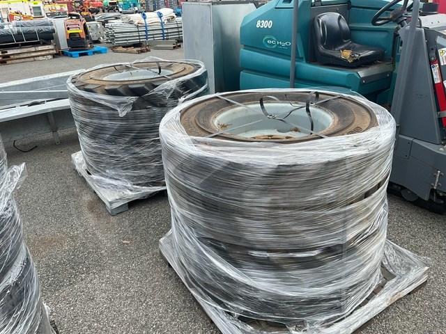 <p>445/65D22.5 Tyres On 10 Stud Rims</p>