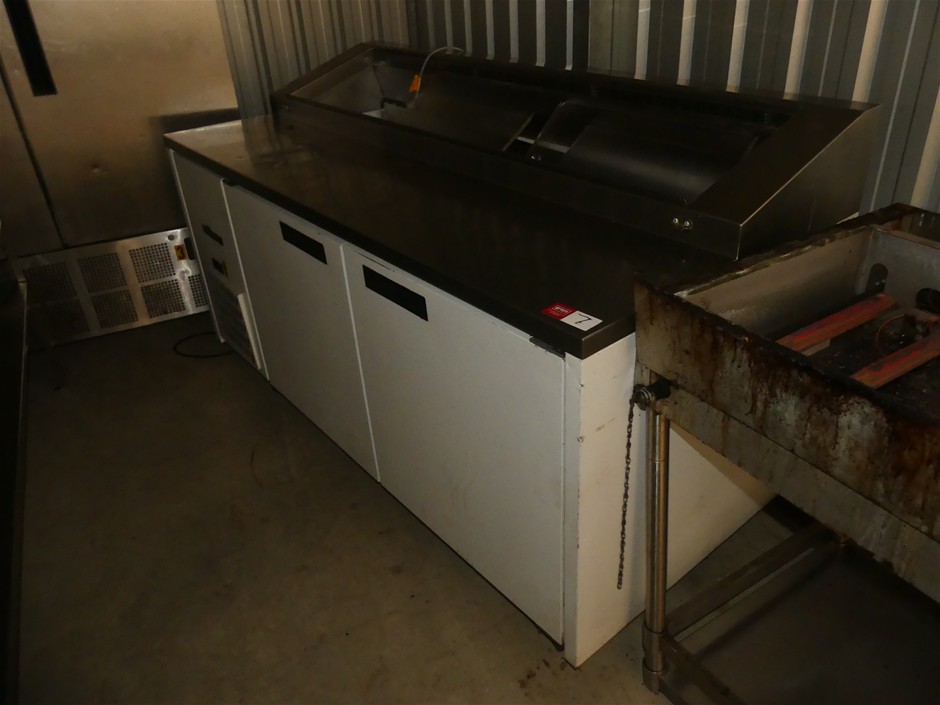 <B>Williams HJ2PCBA-000 2 Door Pizza Preperation Counter Refrigerator</B>