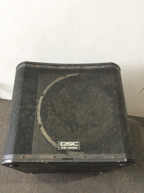QSC KW Series Powered Subwoofer