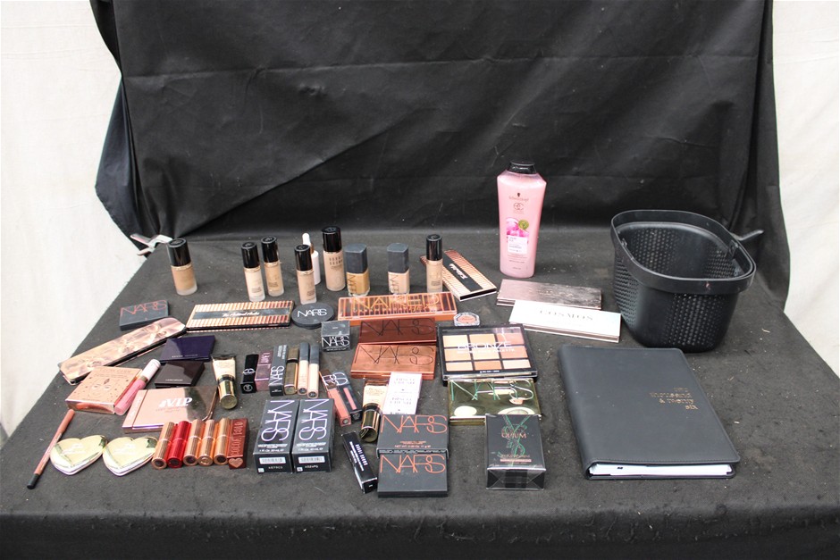 Large Quantity of Assorted Makeup Including NARS