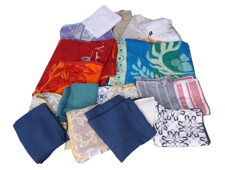 20 x Assorted Bath & Kitchen Towels.