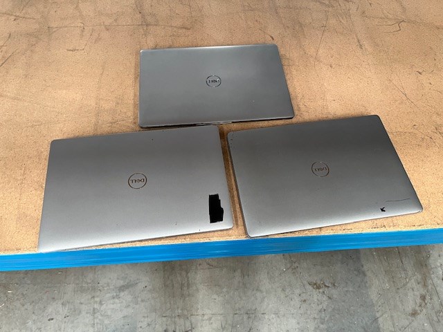 <p>3x Dell latitude</p>